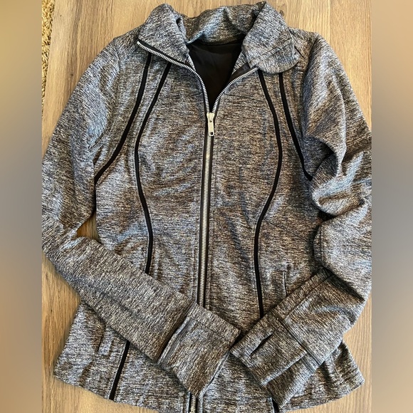 Lululemon Define Jacket Wing Mesh Size 6 - Picture 4 of 12